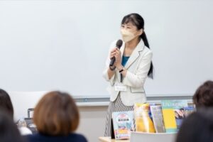 入学後、必ず履修する「キャリアデザイン」 千代田先生が教えてくれるよ！