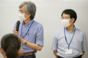 プログラミングについて学びたいなら井芹先生（左）、 基礎簿記について学びたいなら並木先生（右）