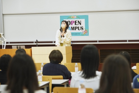 5月15日（日）に行われたオープンキャンパスにてスピーチをするGさん