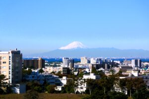 附属高校新館9階からは、富士山が望めます。空気が澄み渡った10月下旬の様子です。