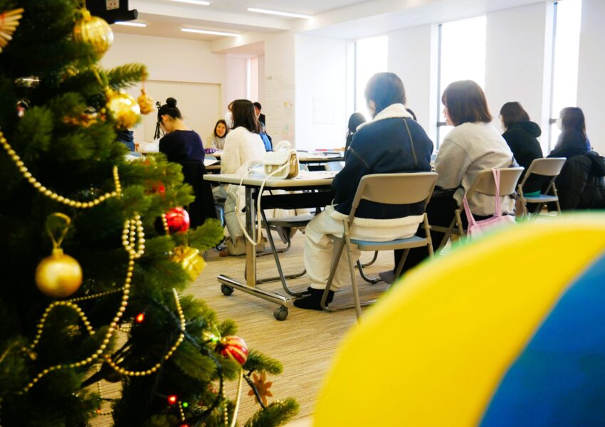 会場内にはツリーも飾られていて、とても華やかでした。