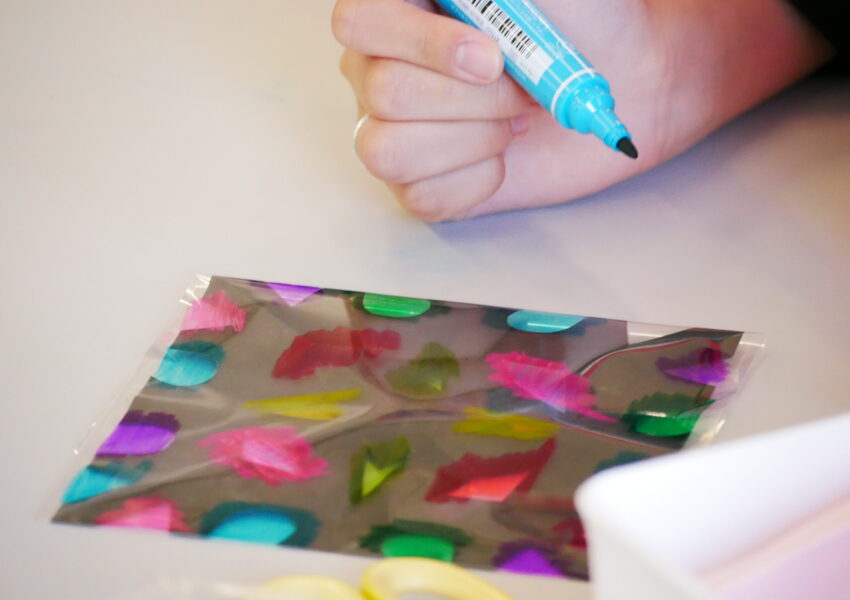 何色に塗ろうかな～？ワクワク、気持ちも弾んできますね。